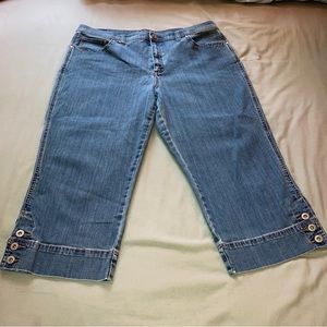 Fresh Produce Jeans Size 14 Stretch Wide Leg Capri Pants Button Hem Mid Rise